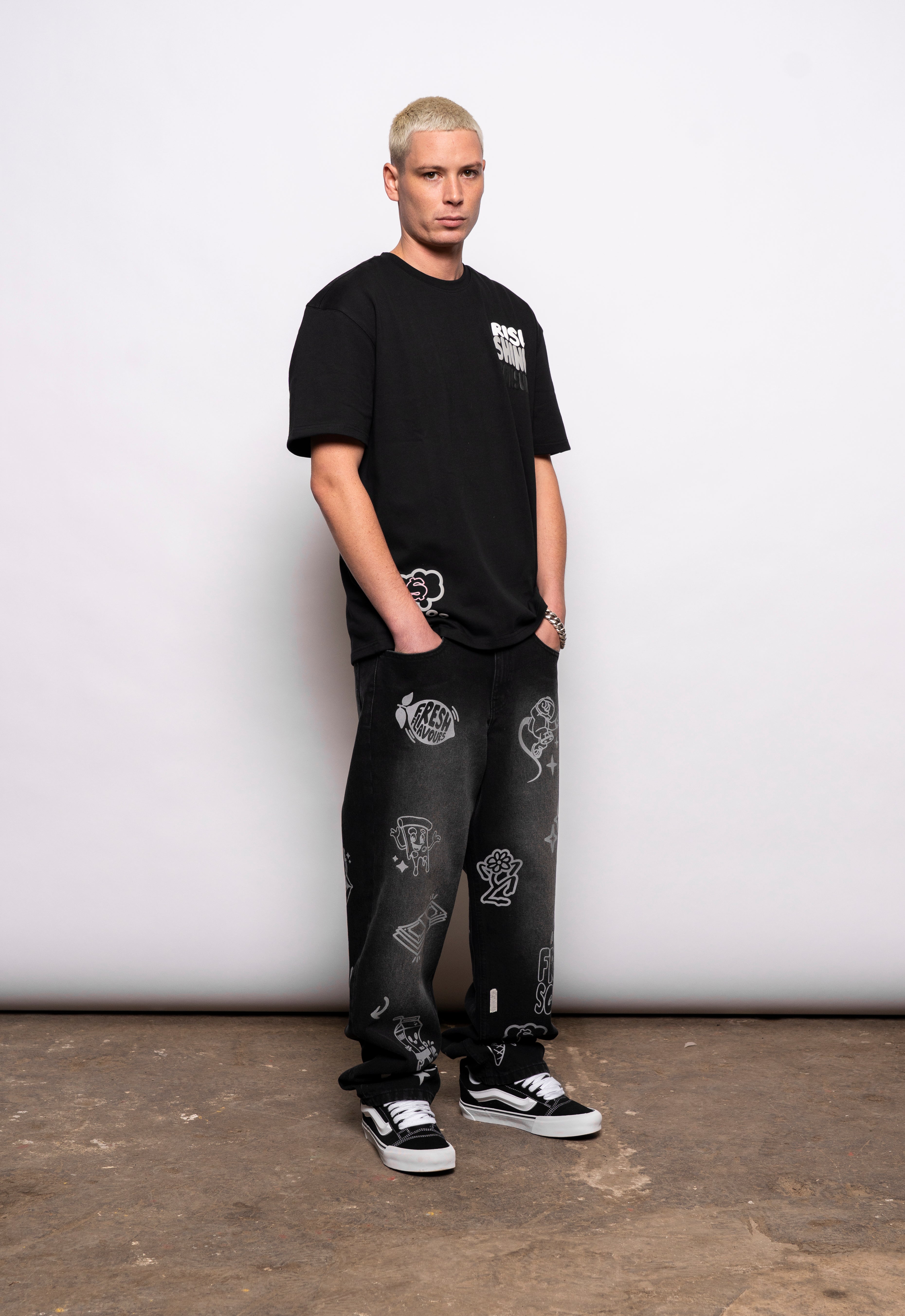 BLACK SMALL GRAFFITI JEAN – Fresh Couture