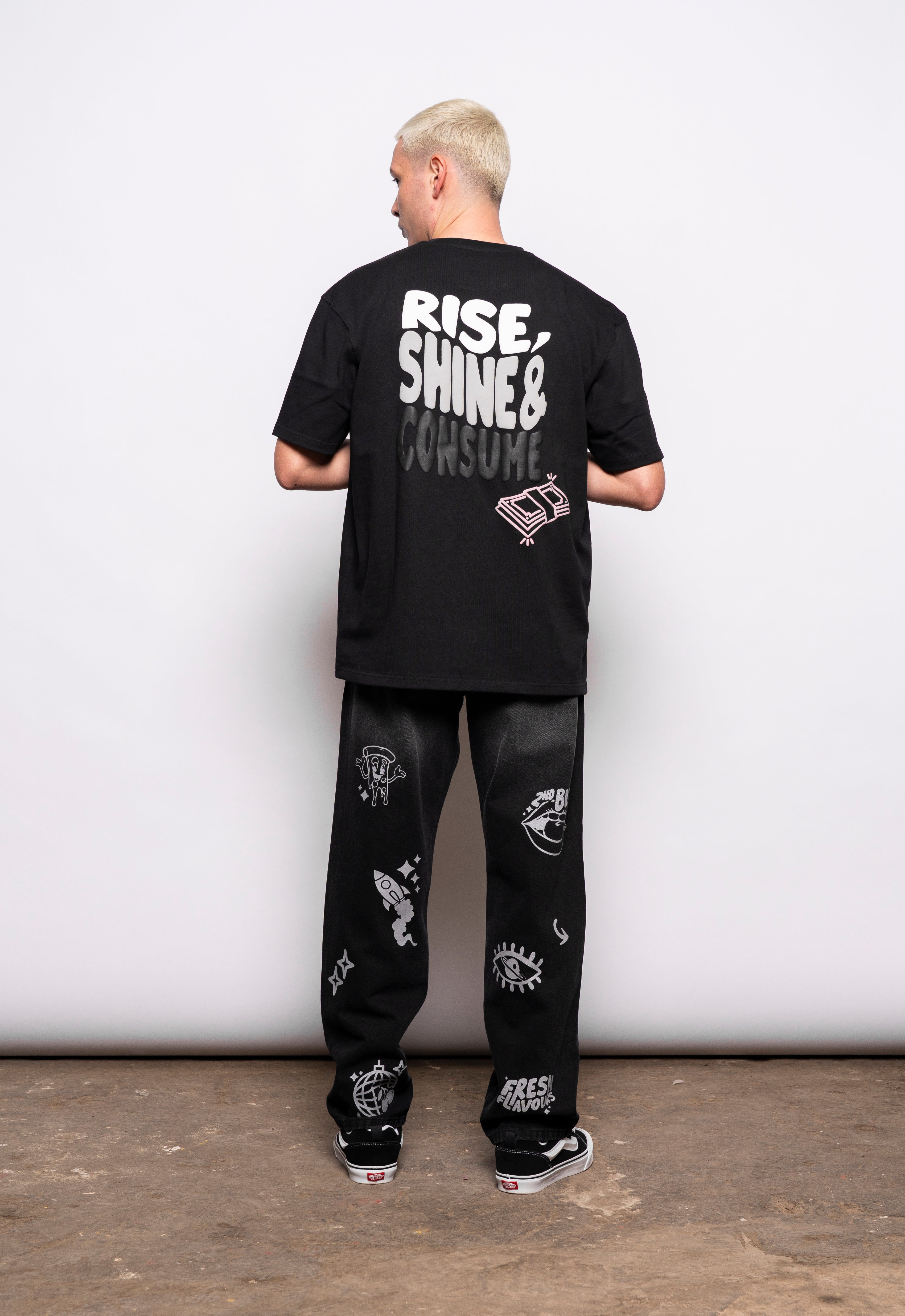 BLACK SMALL GRAFFITI JEAN