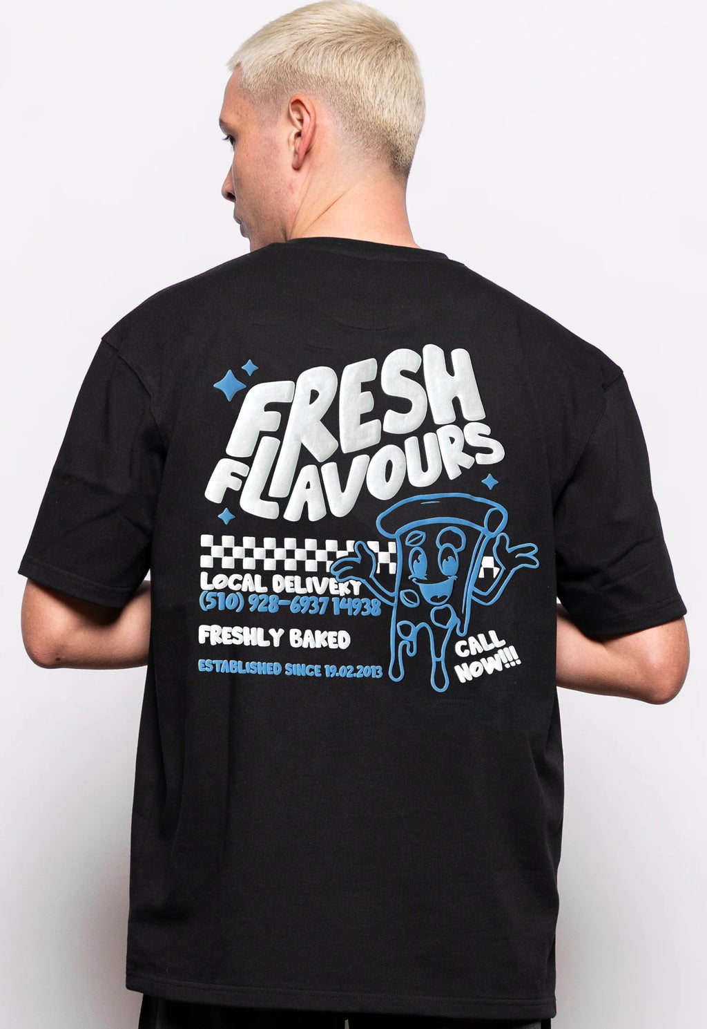 BLACK DELIVERY TEE