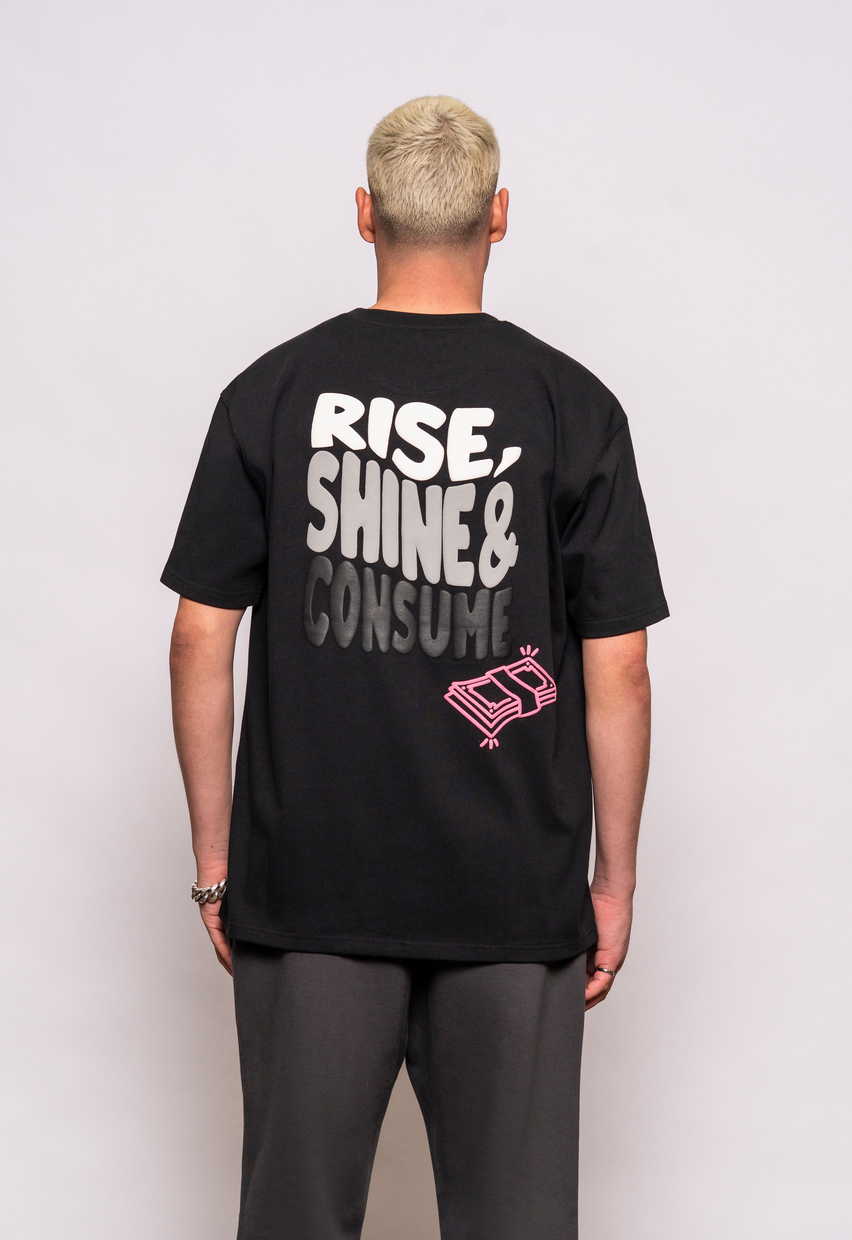 BLACK RISE TEE