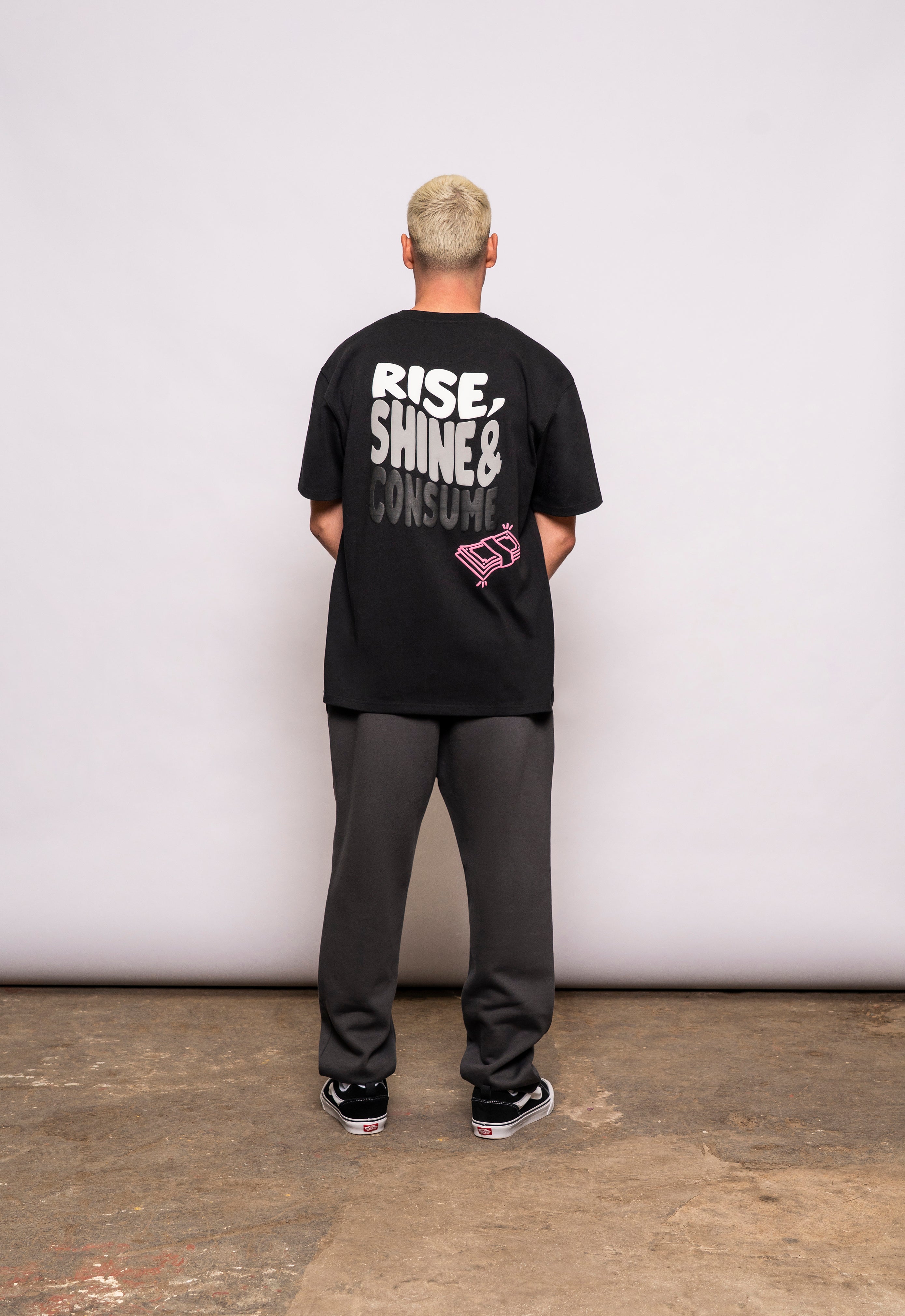 BLACK RISE TEE