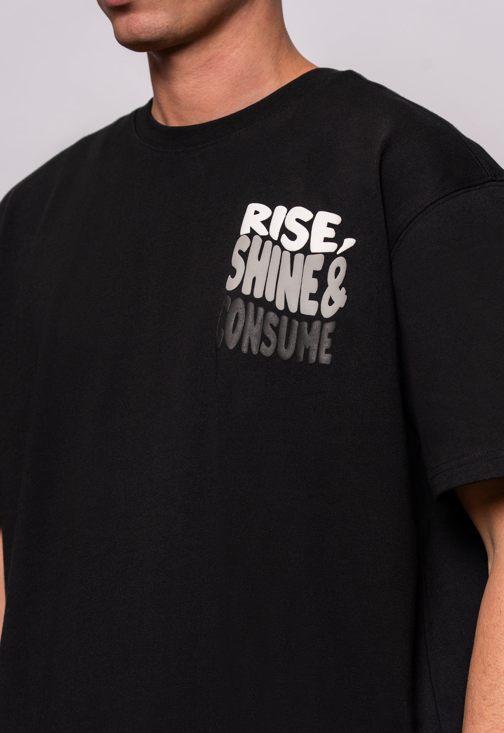BLACK RISE TEE