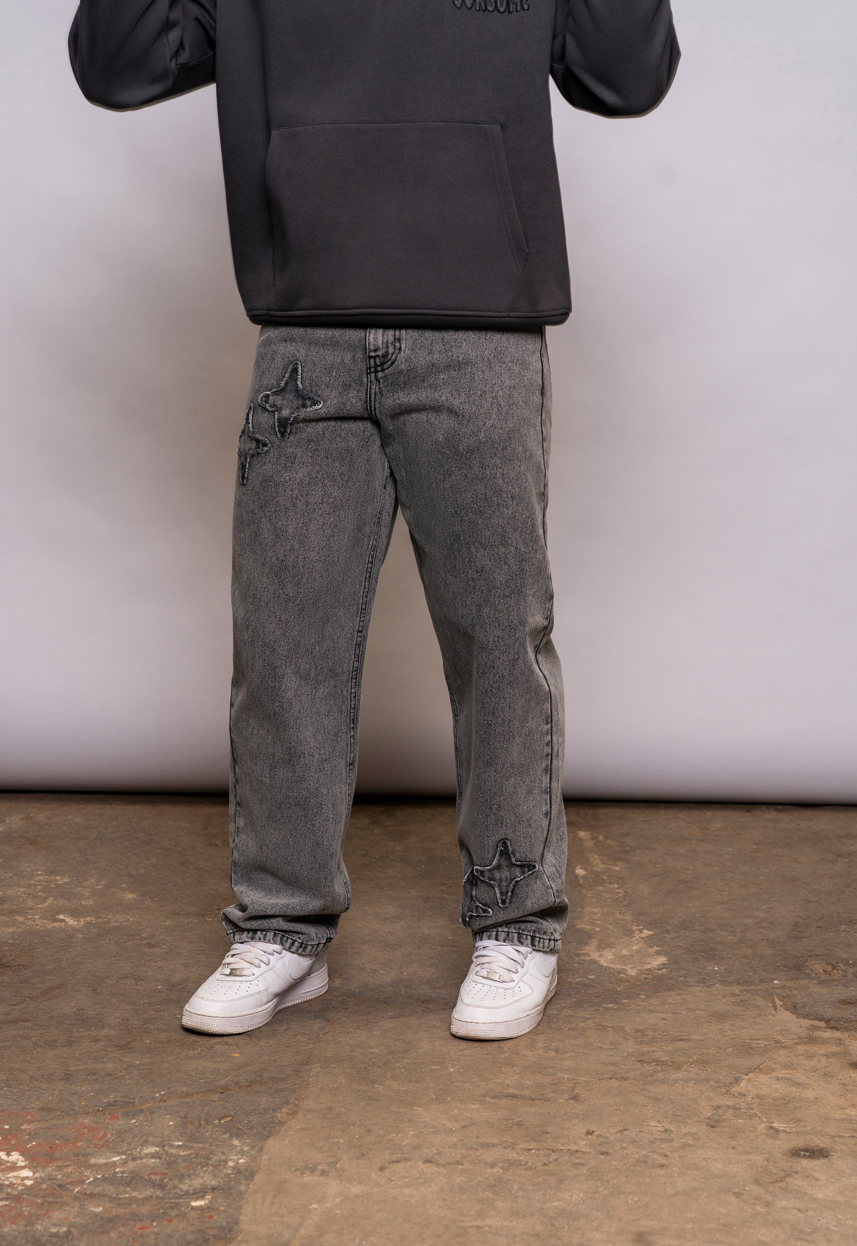 GREY STAR APPLIQUE JEAN