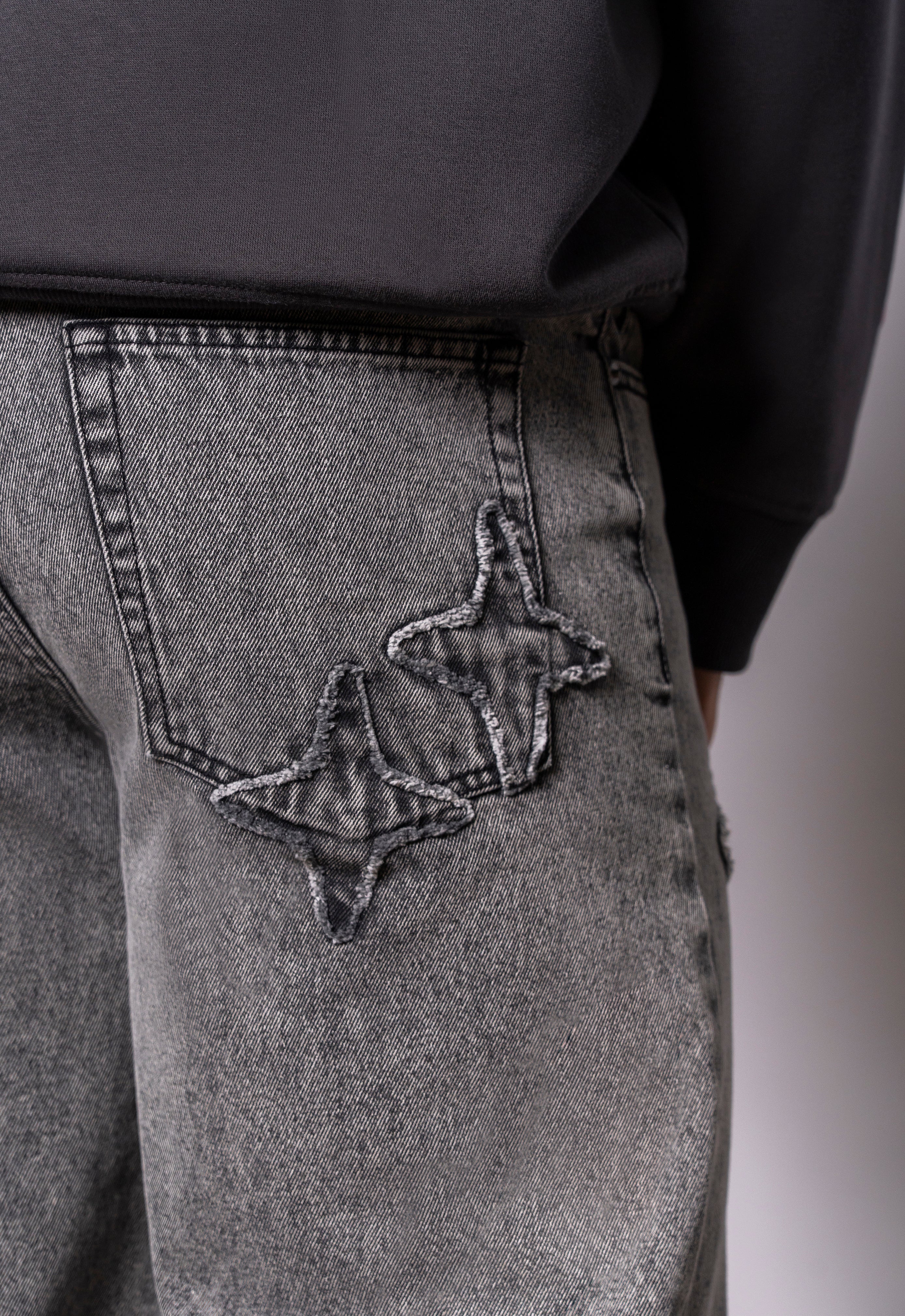 GREY STAR APPLIQUE JEAN