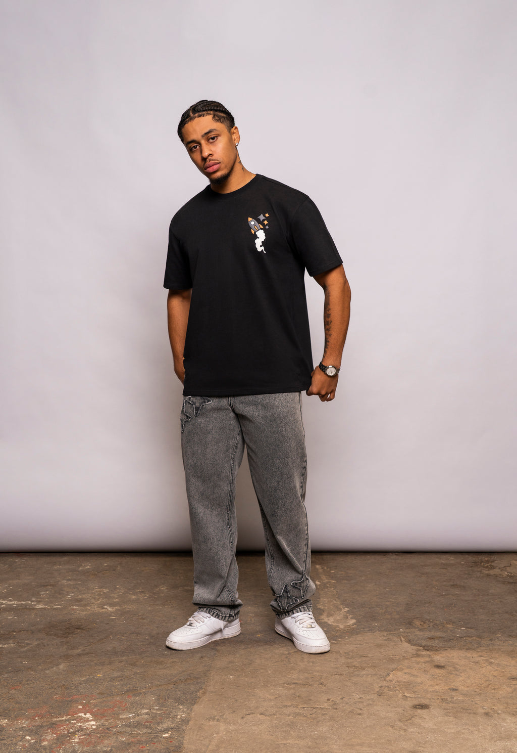 BLACK TOUCH THE SKY TEE