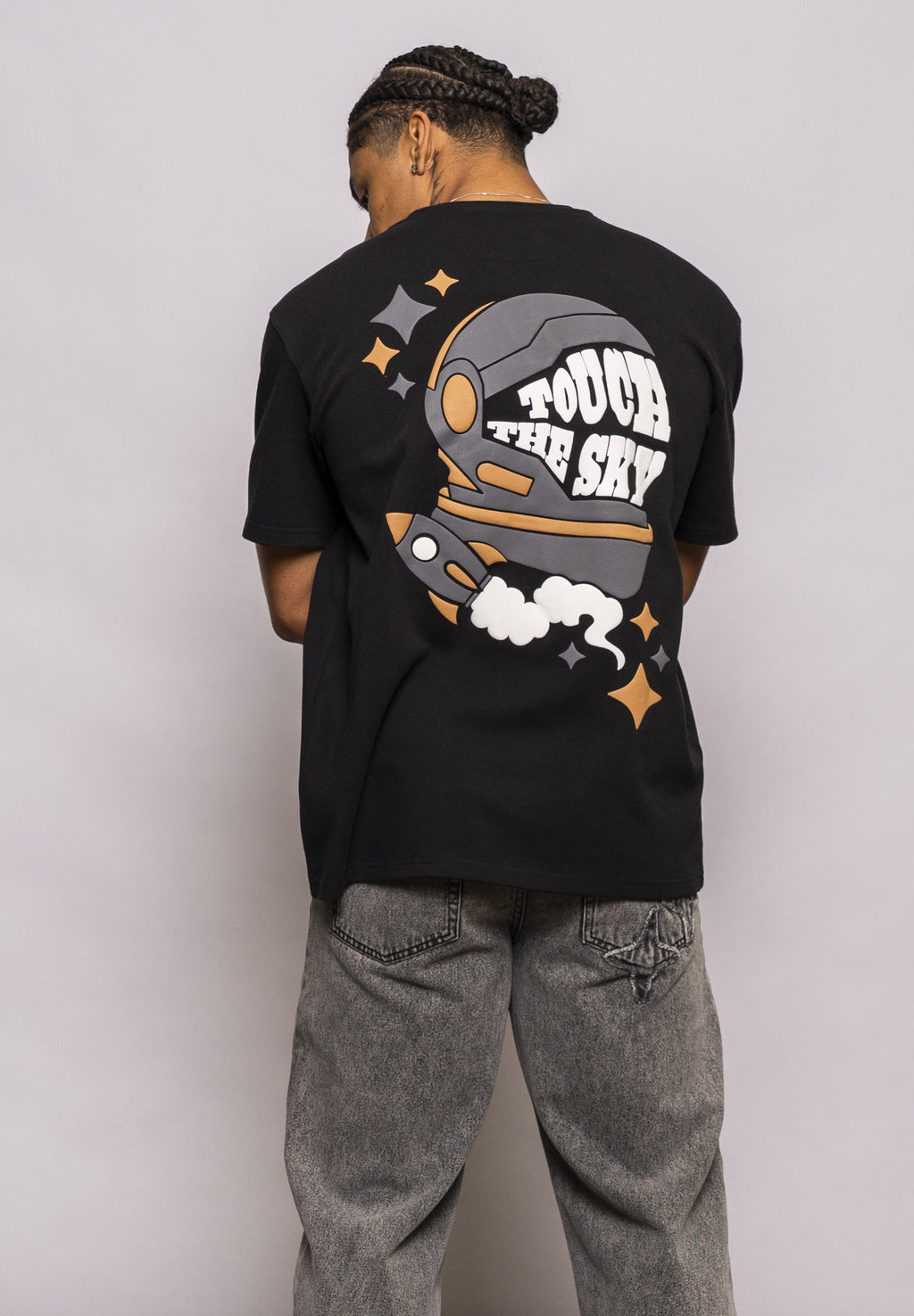 BLACK TOUCH THE SKY TEE