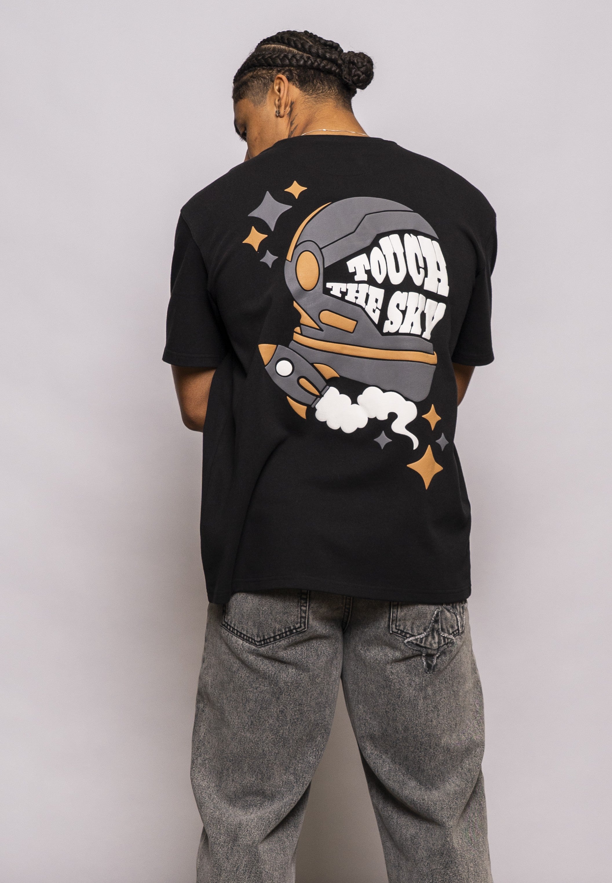 BLACK TOUCH THE SKY TEE