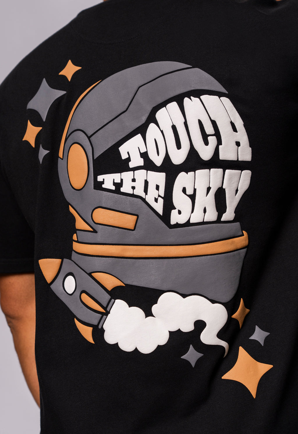 BLACK TOUCH THE SKY TEE