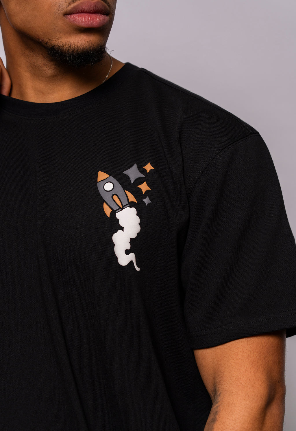 BLACK TOUCH THE SKY TEE