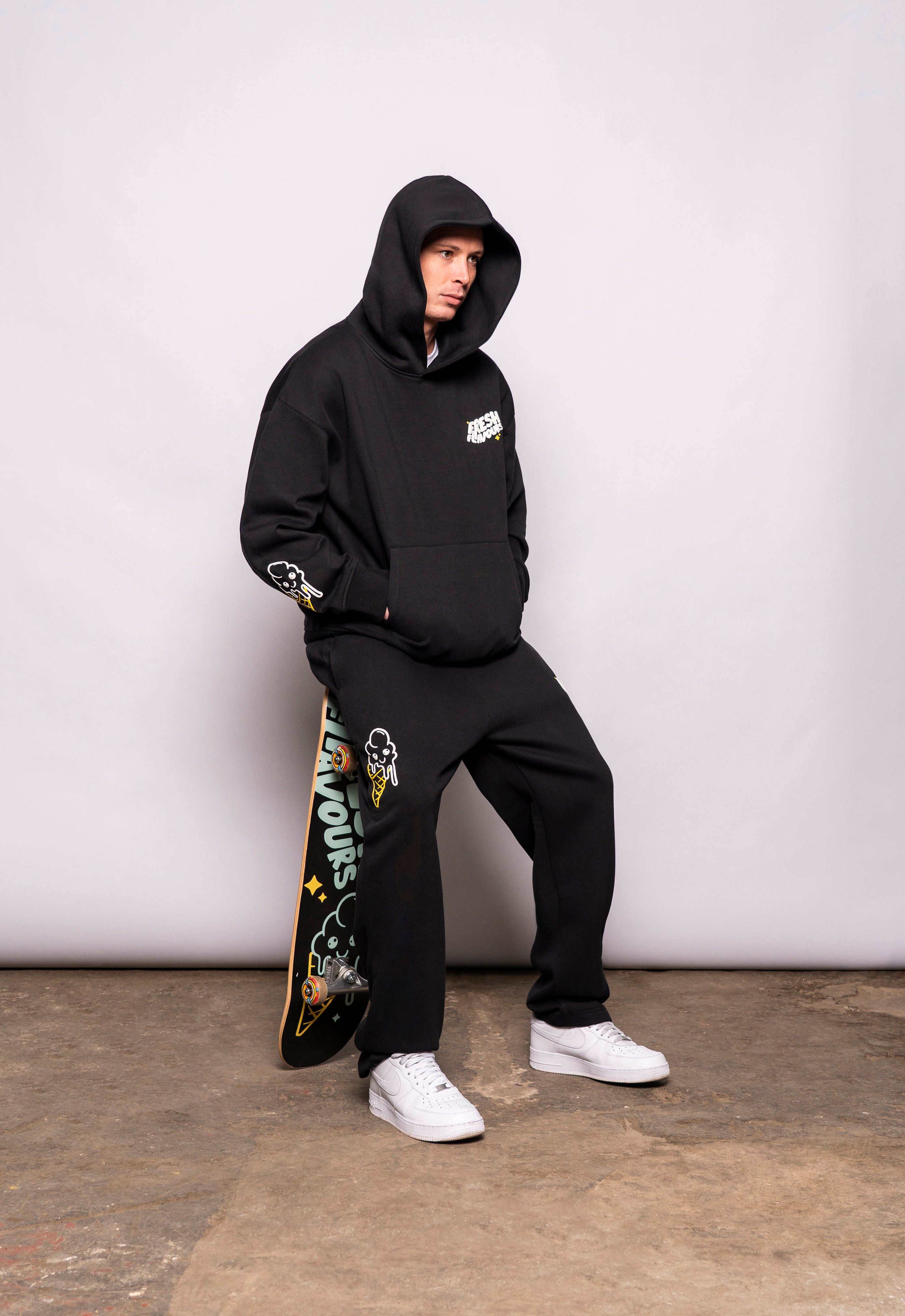 BLACK FRESH FLAVOURS JOGGER