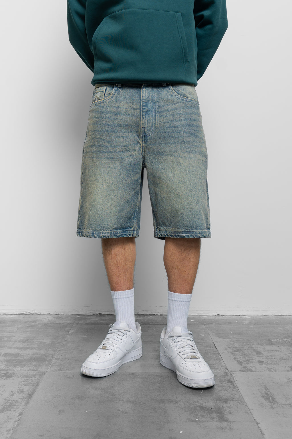 EMBOSSED BLUE DENIM SHORT