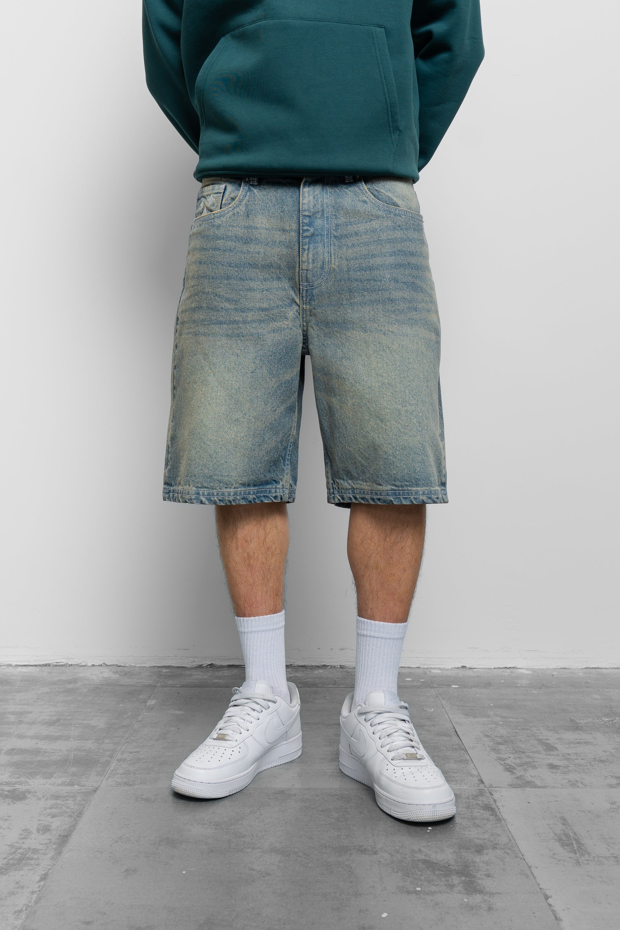 EMBOSSED BLUE DENIM SHORT