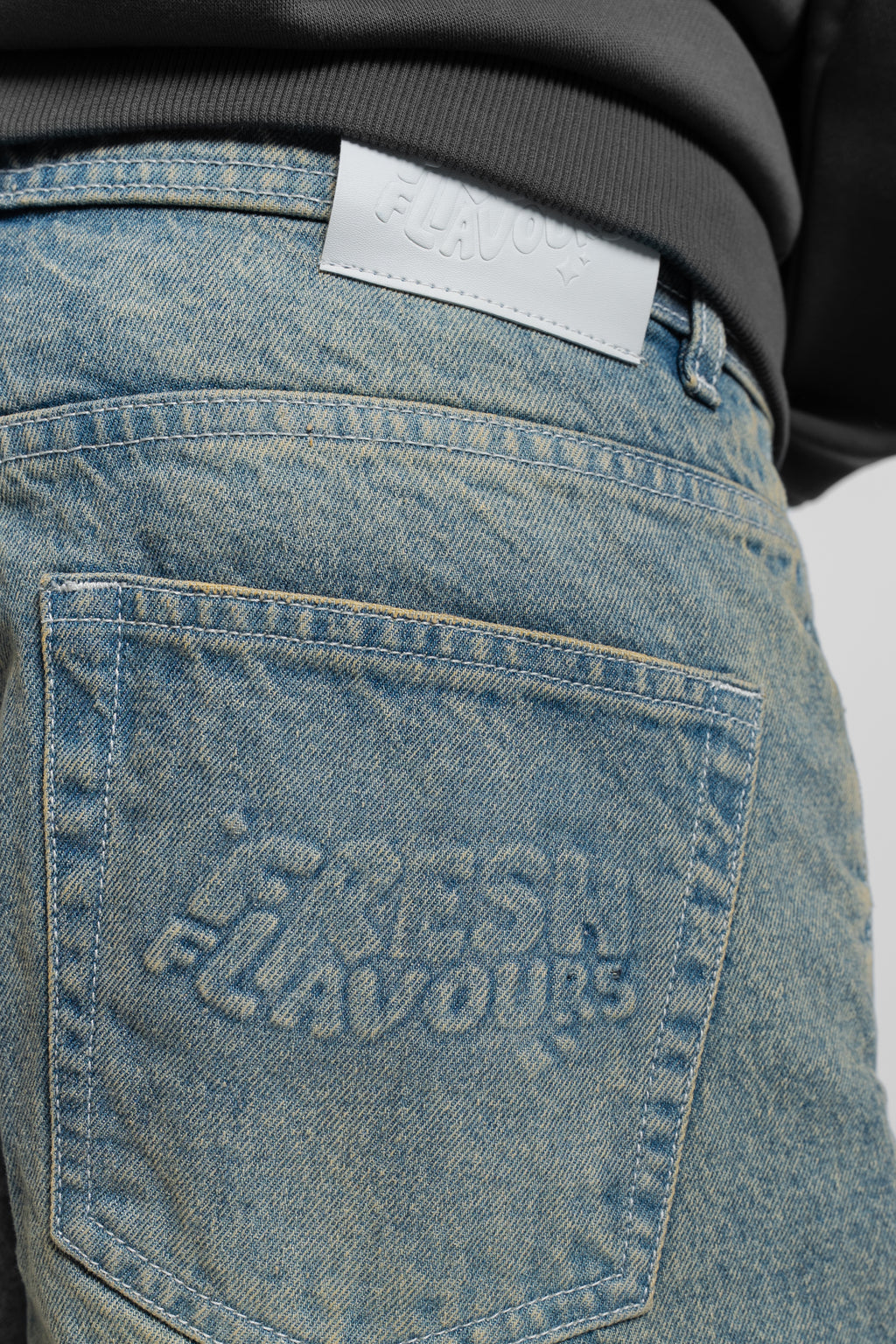 EMBOSSED BLUE DENIM SHORT