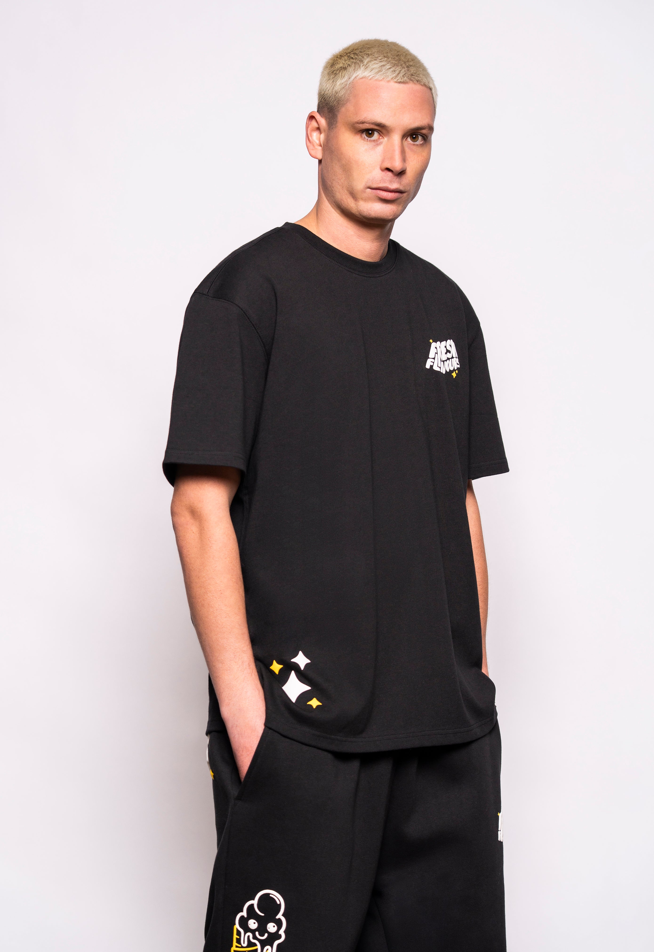 BLACK/WHITE FRESH FLAVOURS TEE