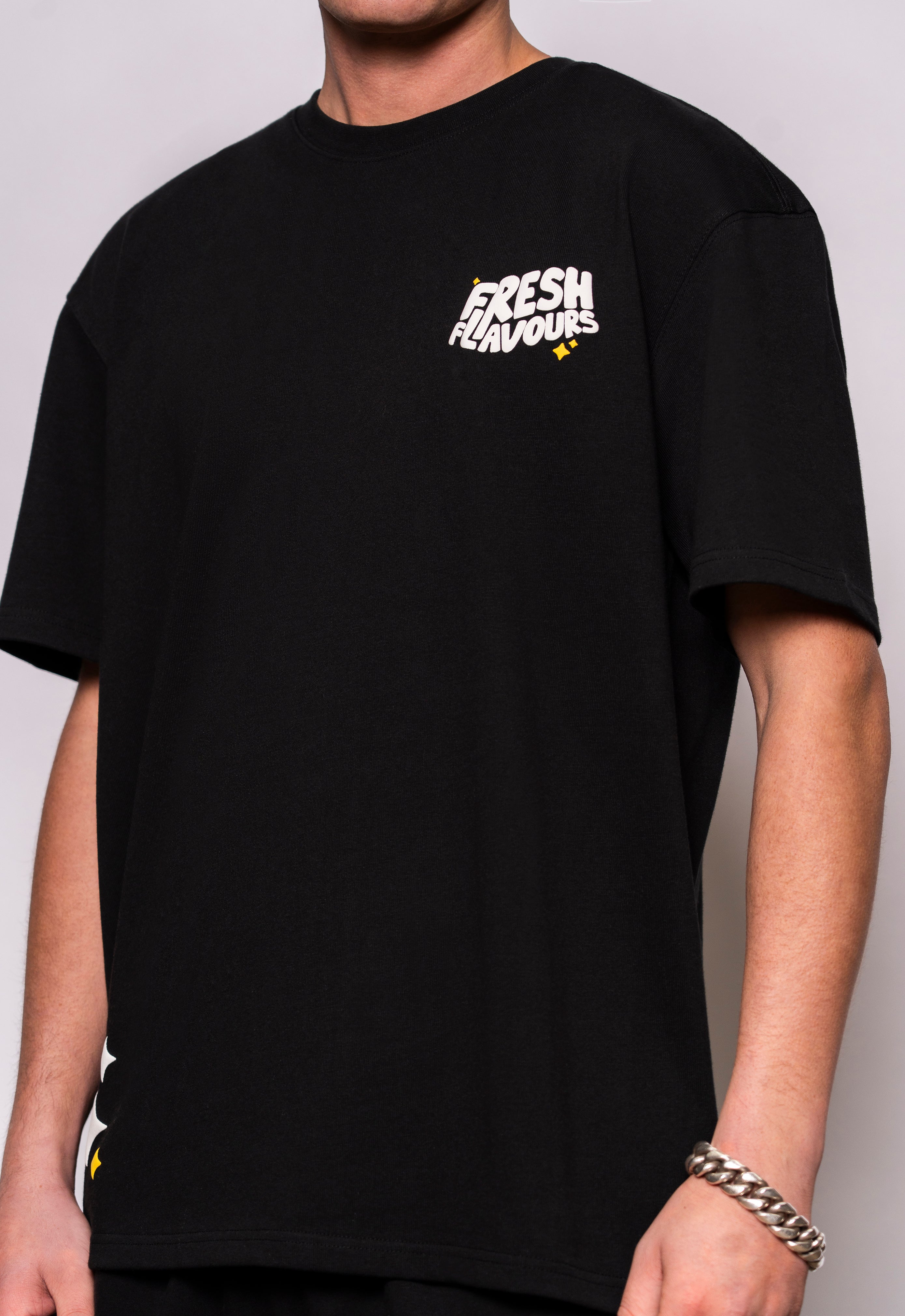 BLACK/WHITE FRESH FLAVOURS TEE