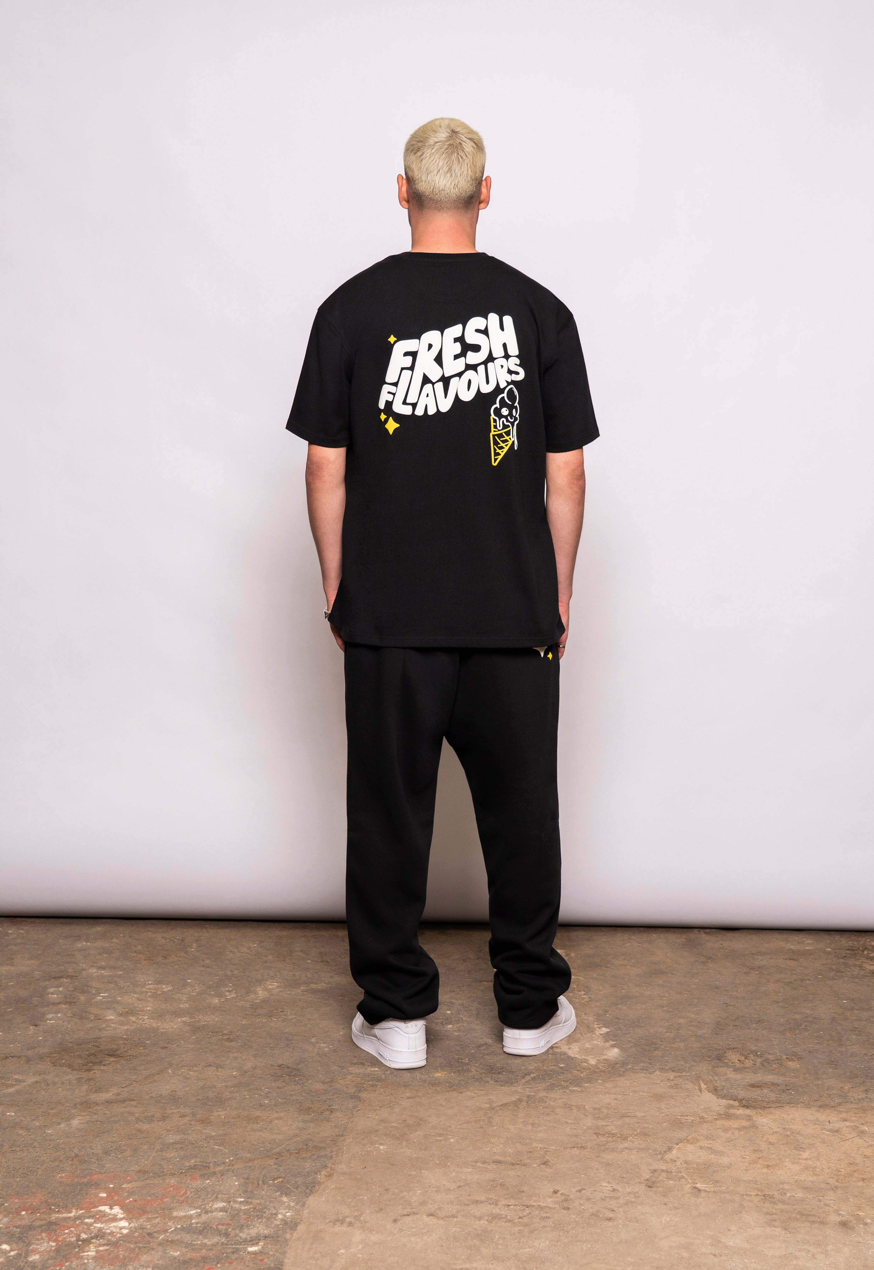 BLACK/WHITE FRESH FLAVOURS TEE