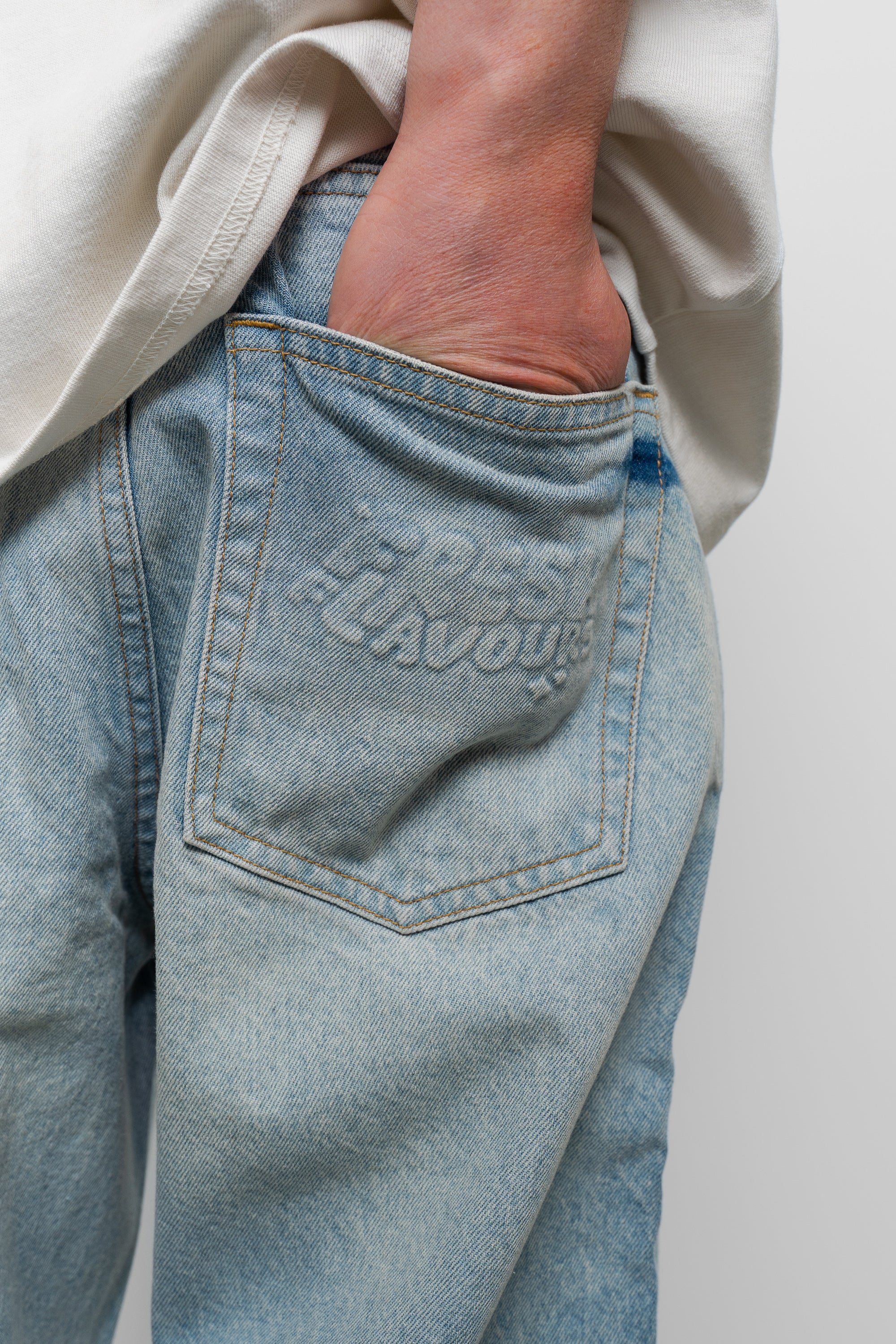 BLUE RELAXED EMBOSSED JEAN