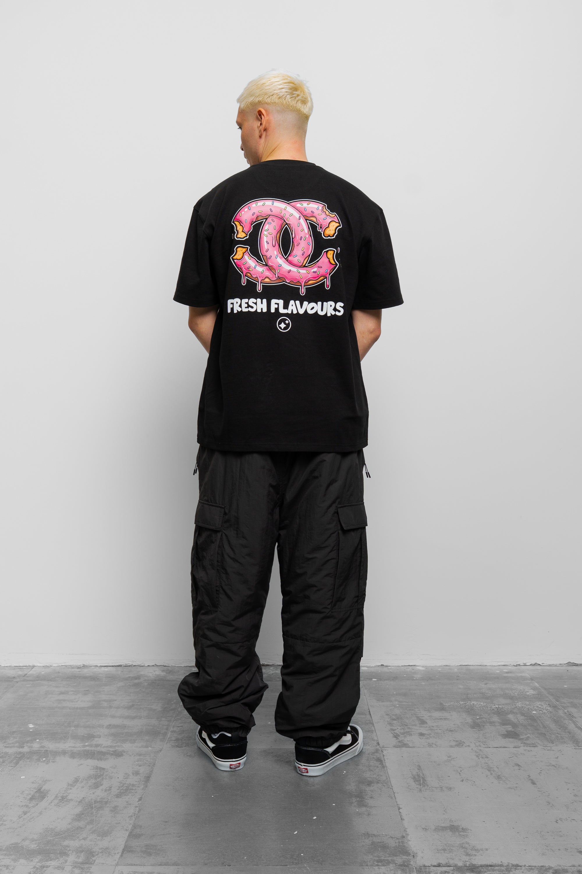 BLACK CHOMP TEE