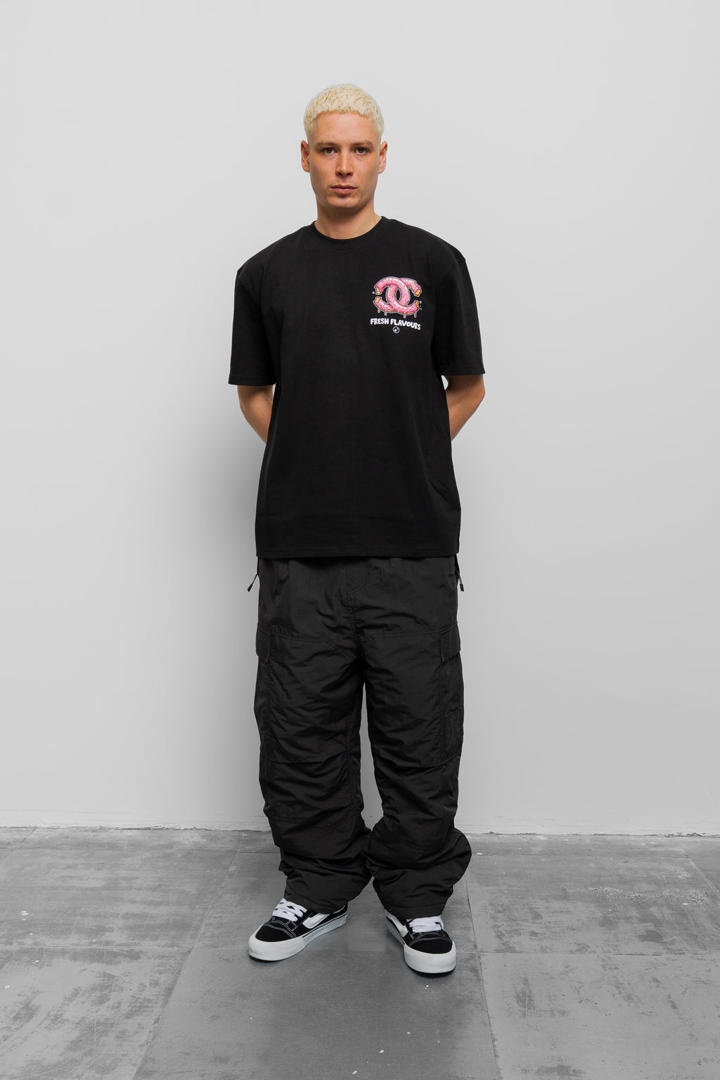 BLACK CHOMP TEE