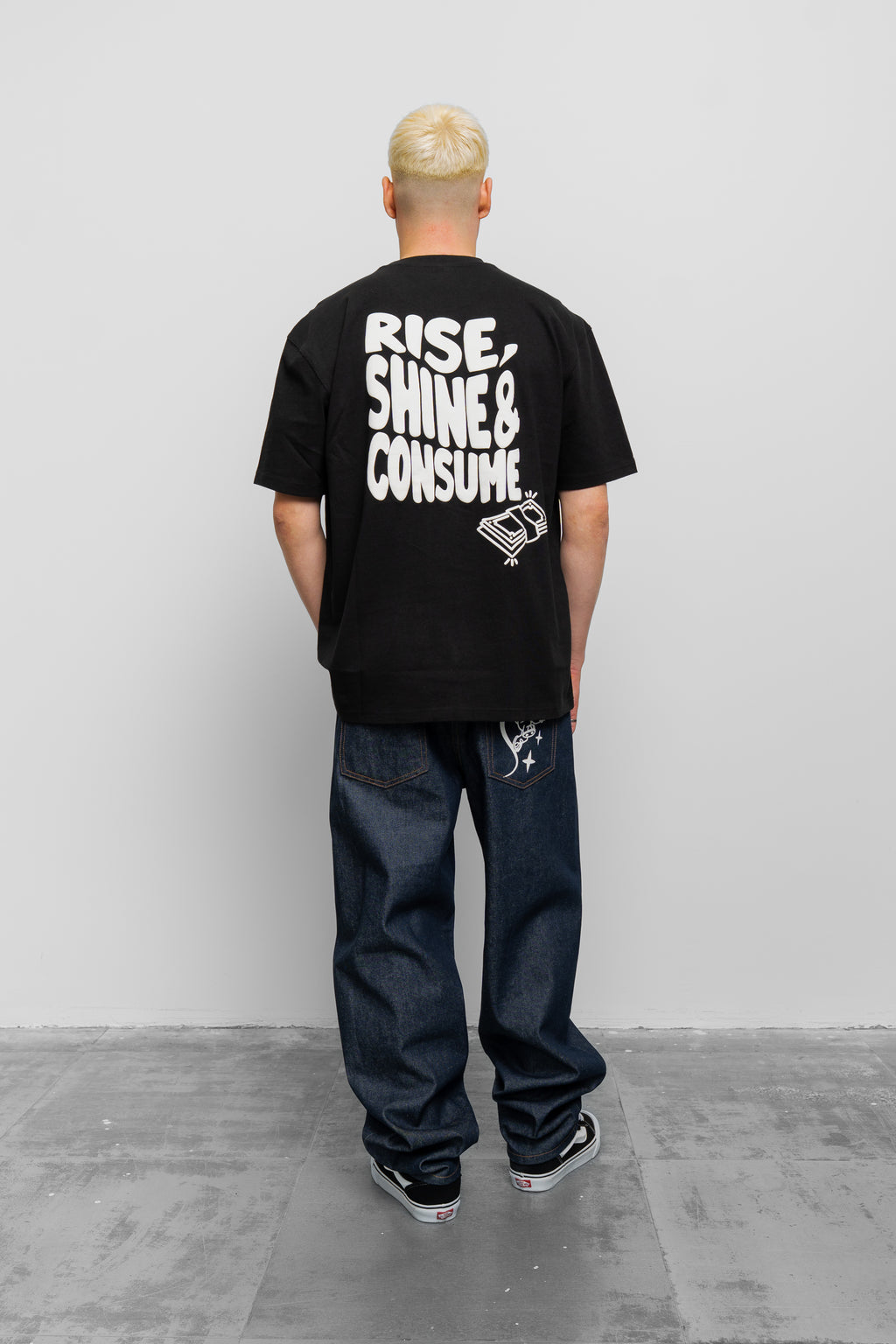 BLACK RISE TEE
