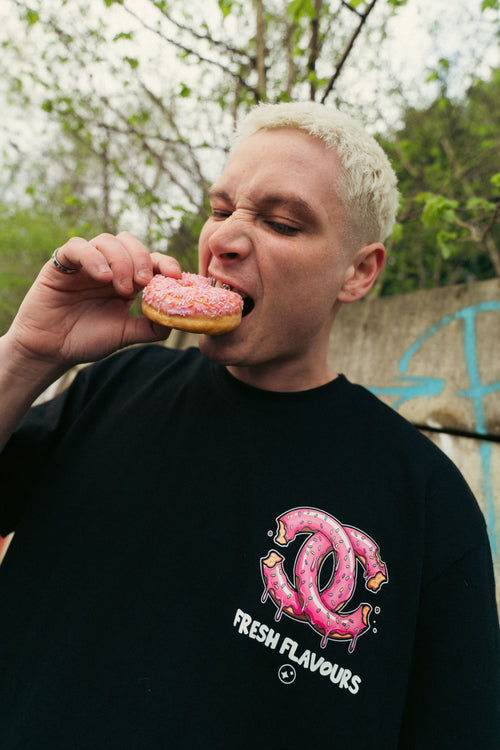 BLACK CHOMP TEE