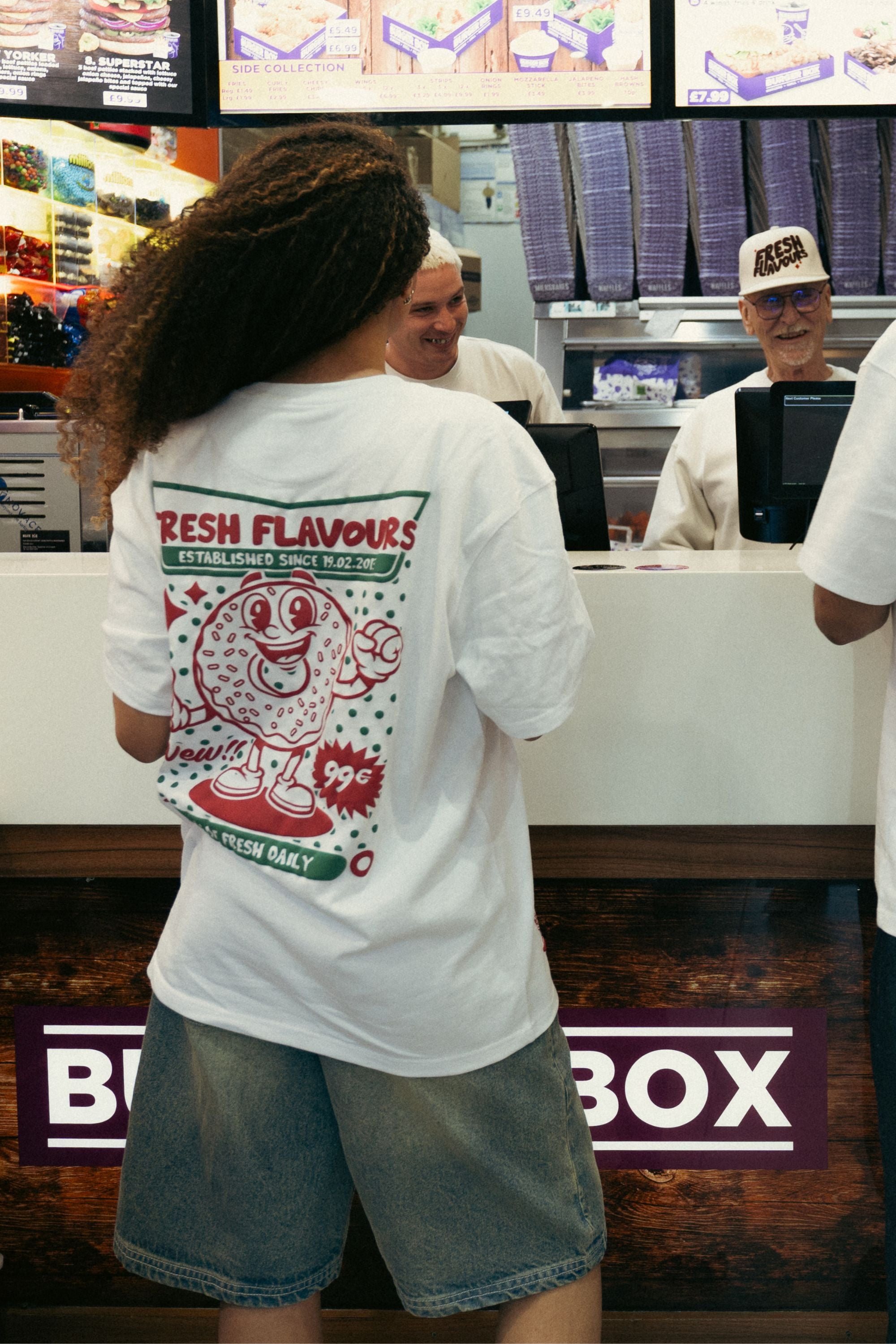 WHITE WONDOUGHFUL TEE