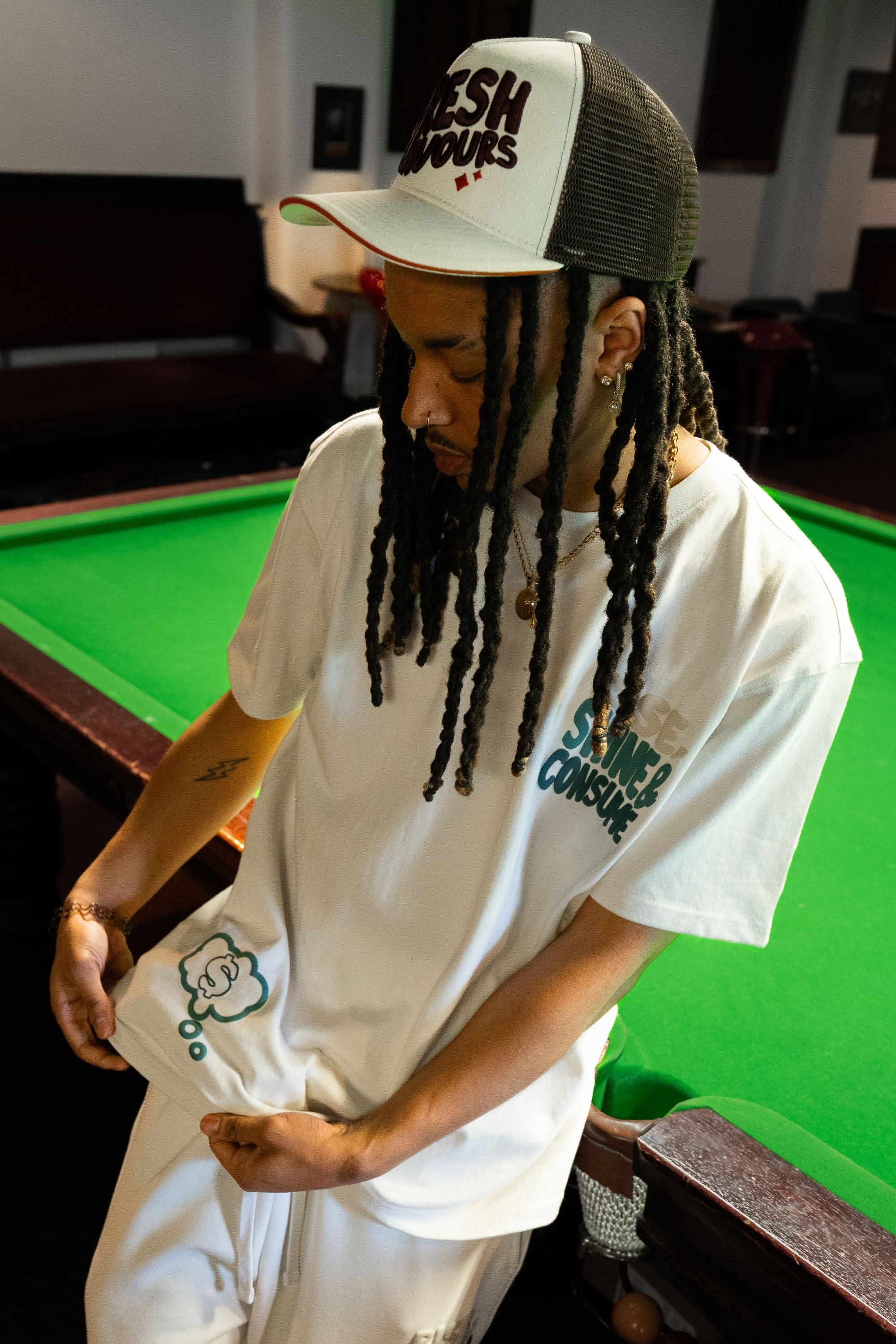 ECRU RISE TEE